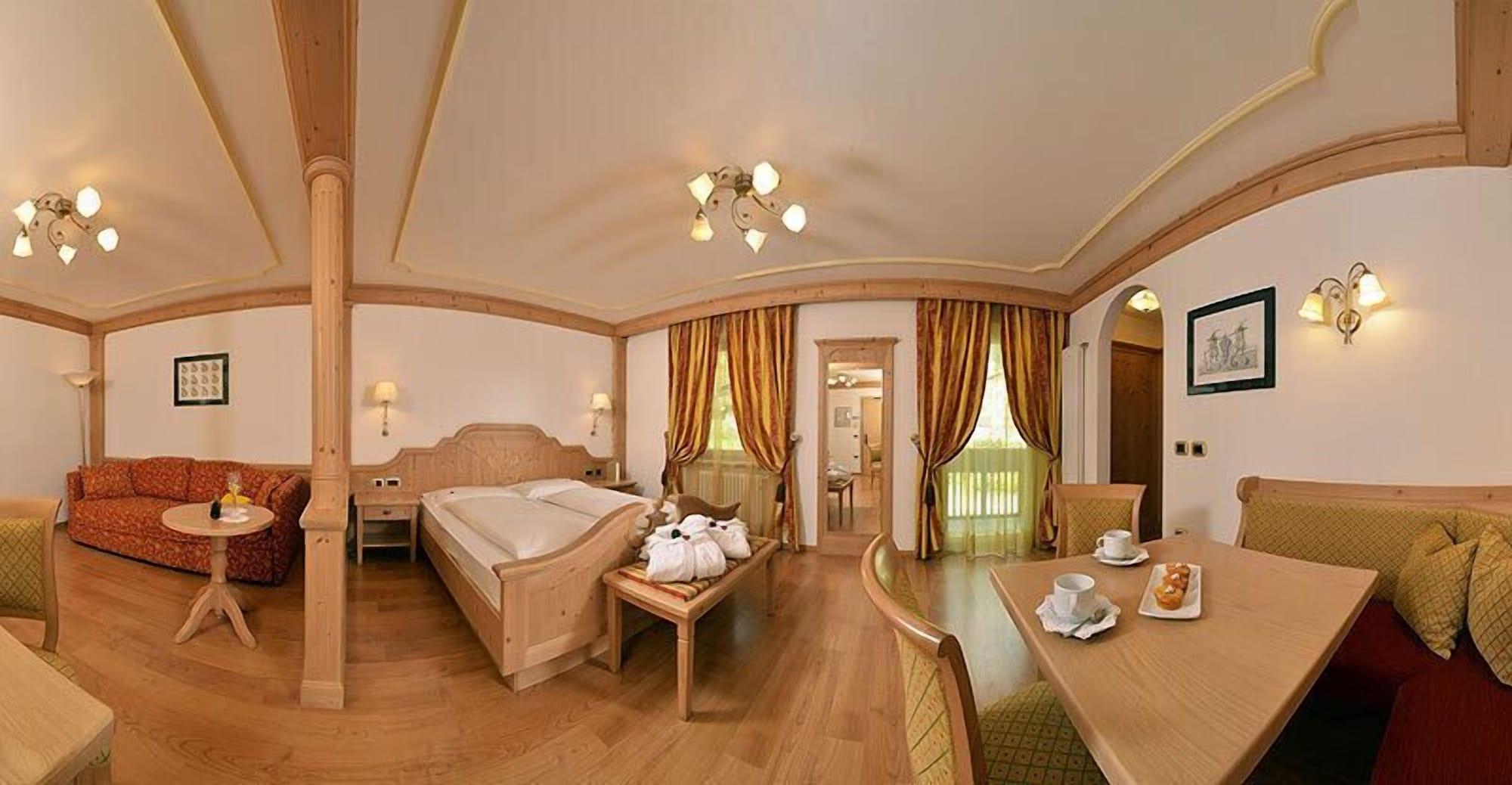 Hotel B&B Andreas Canazei Exterior foto