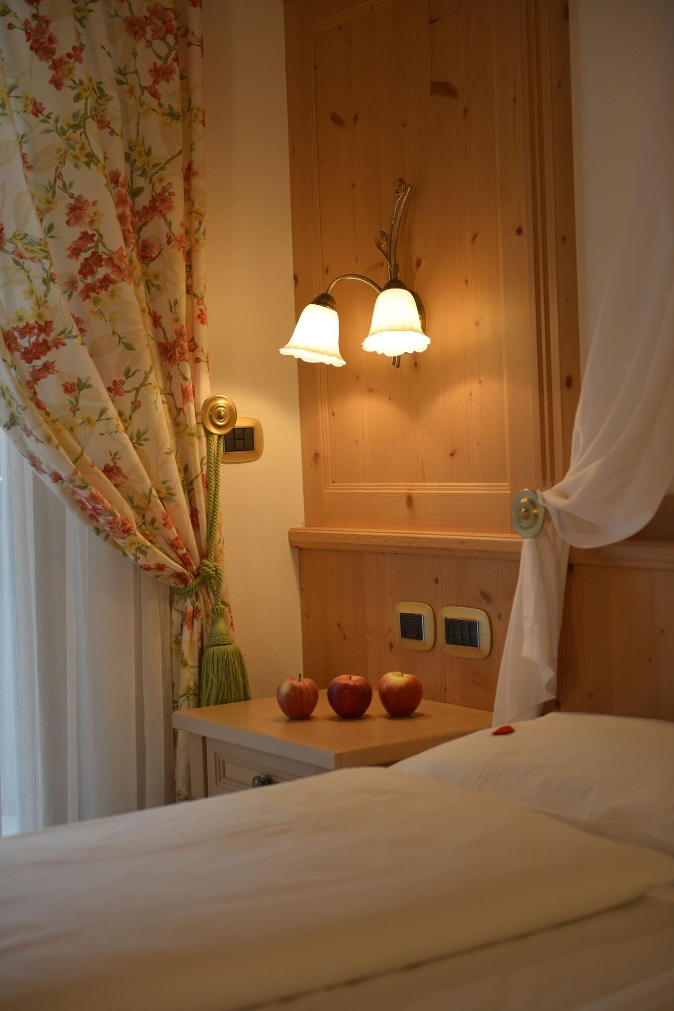 Hotel B&B Andreas Canazei Exterior foto