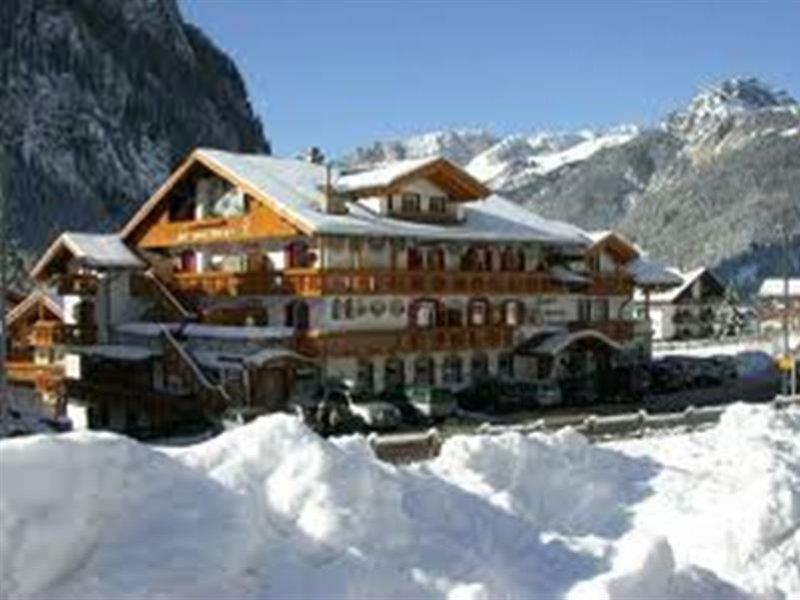 Hotel B&B Andreas Canazei Exterior foto